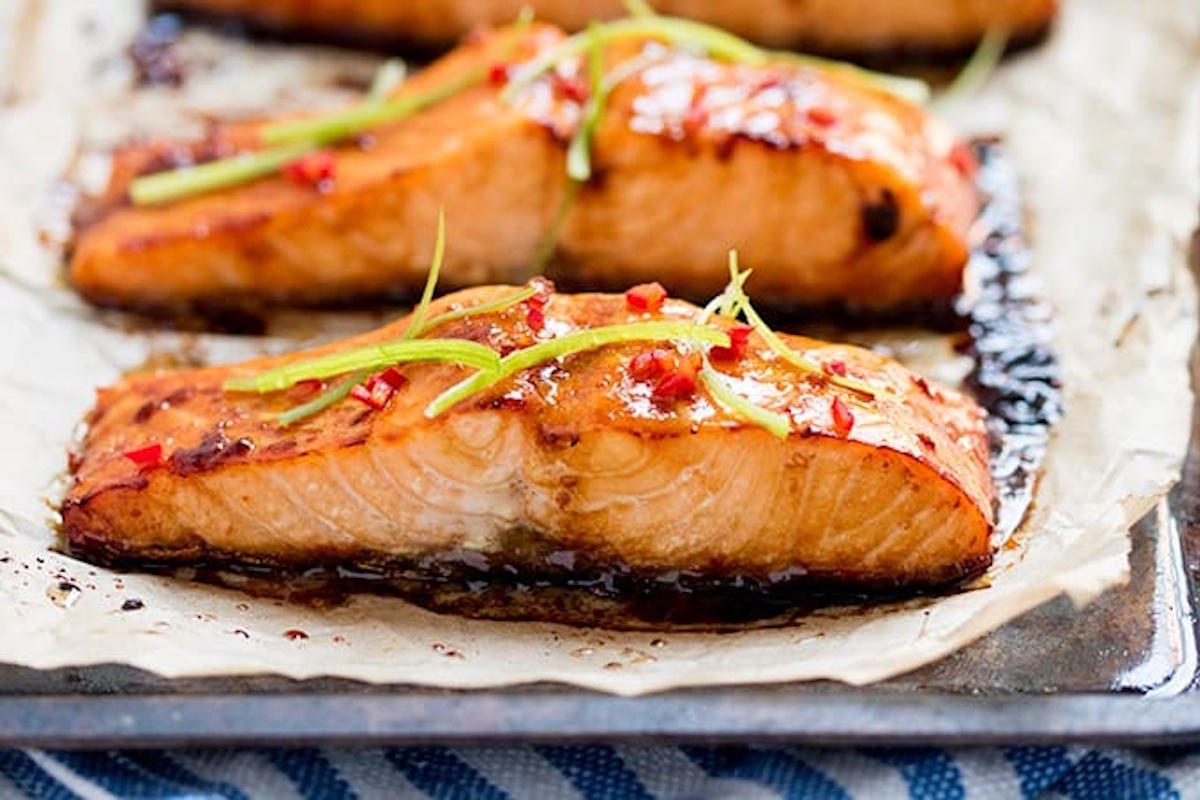 Variedad de platos combinados de pescado Tarragona en carta diaria