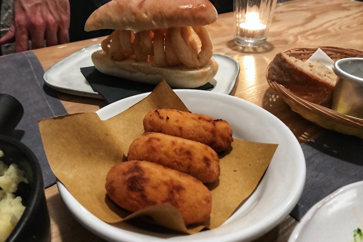 Detalle de tapa gourmet en tapas de pescado Tarragona